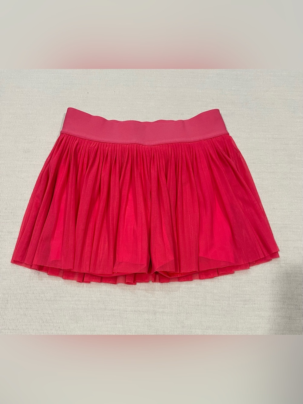 Lululemon Mesh Pleats Mid-Rise Mini Tennis Skirt in Lip Gloss Size 4